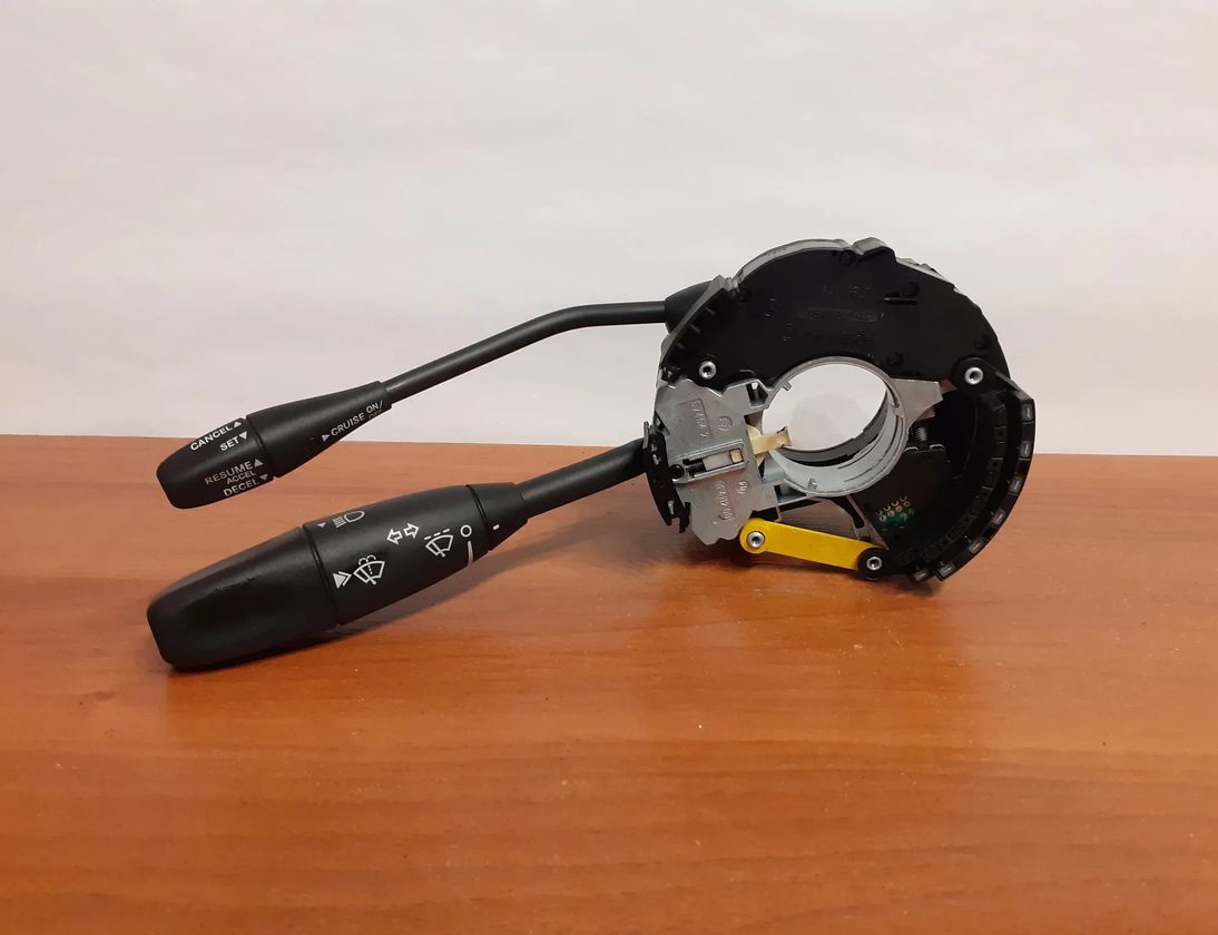 CHRYSLER 300C 1 generation (2005-2011) Indikeringstorkarspaksbrytare 01411200,01311205,#9741,05175055AA,05135967,574542 14887763