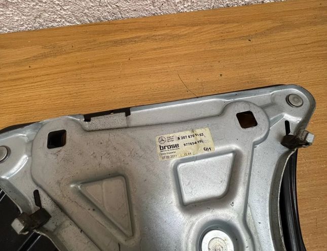 MERCEDES-BENZ E-Class W212/S212/C207/A207 (2009-2016) Bakdörrsfönsterregulator med motor A2076701403,#F6172,977654103 30267894