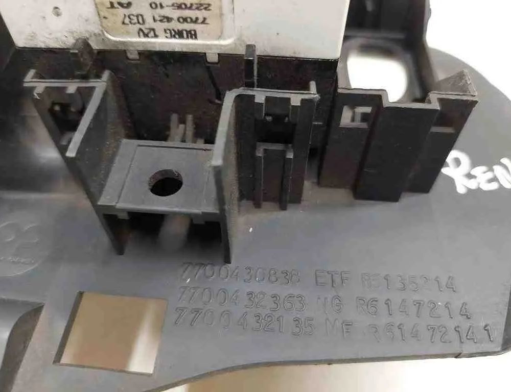 RENAULT Megane 1 generation (1995-2003) Navigationsdisplay 7700432363,7700421037,7700430838,7700840351IND,R6135214 32724109