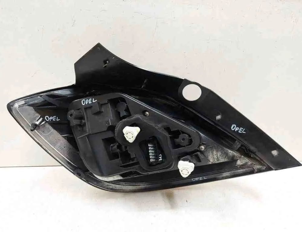 OPEL Astra H (2004-2014) Bakre höger bakljuslampa 24451837,00865302 32727808