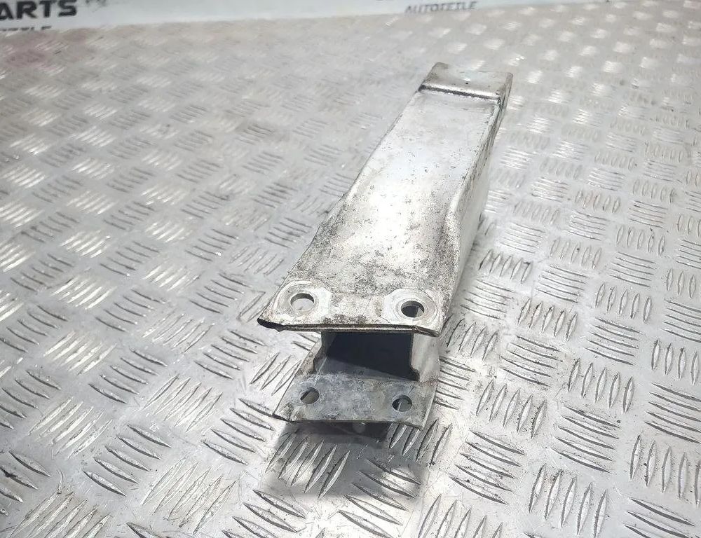 MERCEDES-BENZ C-Class W204/S204/C204 (2004-2015) Stötfångarförstärkningsförlängning höger sida A2046200995 31359487