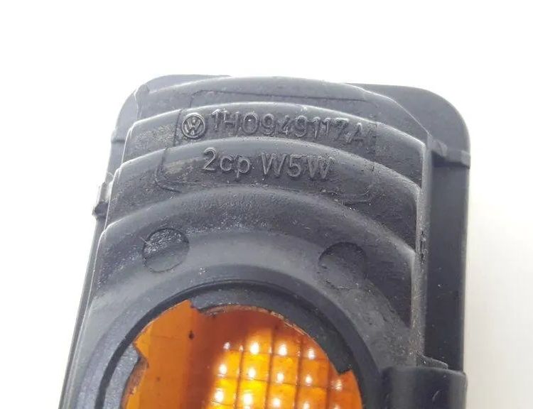 VOLKSWAGEN Golf 3 generation (1991-1998) Höger framskärm Blinkers 1H0949117A 31360489