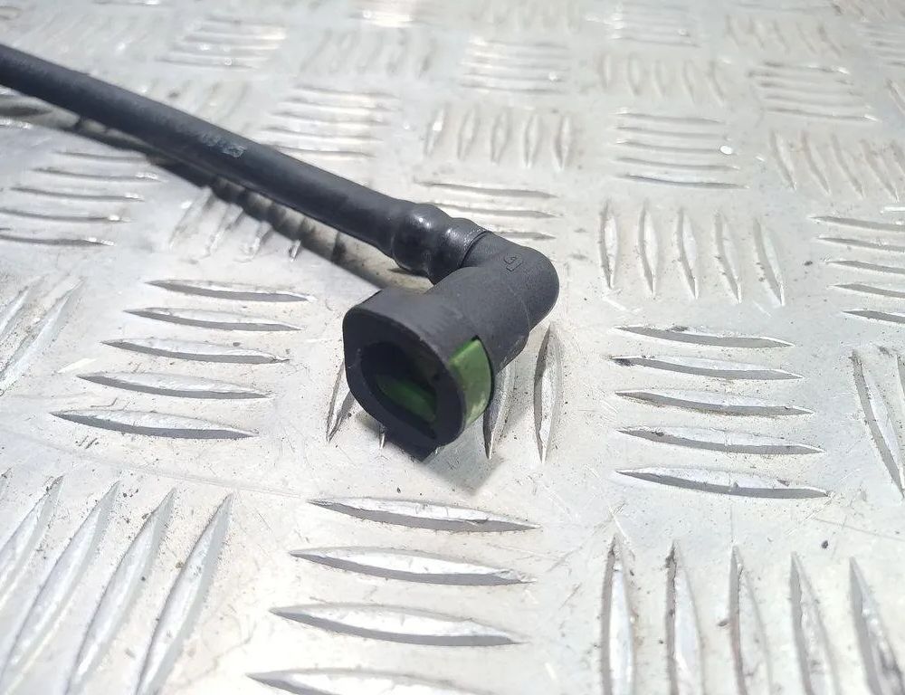 MERCEDES-BENZ C-Class W204/S204/C204 (2004-2015) Bränslerör A2044760826 31399341