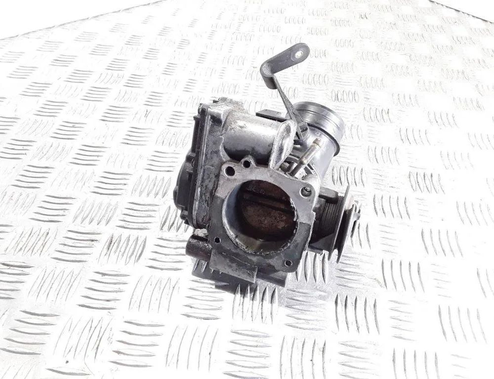 VOLKSWAGEN Passat B5 (1996-2005) Gasspjällskropp 058133356D 32082247