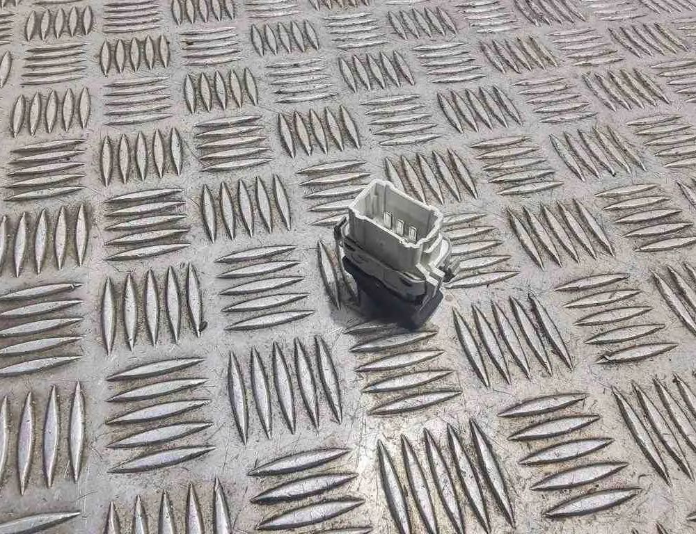 RENAULT Megane 2 generation (2002-2012) Främre höger dörrfönsterbrytare 315024a 32417331