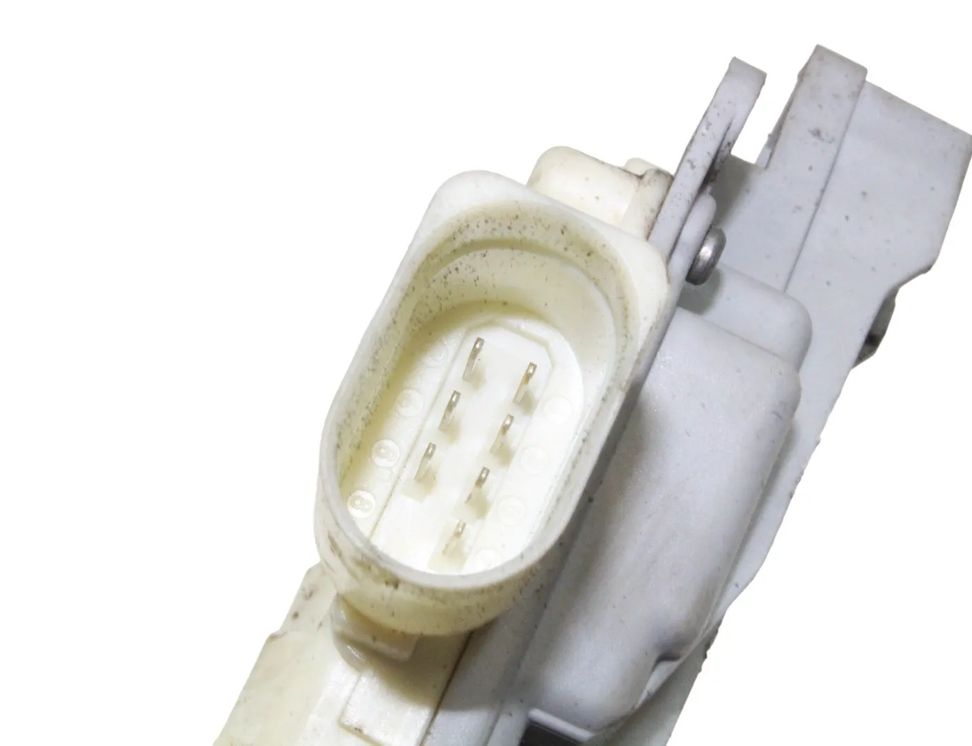 VOLKSWAGEN Tiguan 1 generation (2007-2017) Bakre höger dörrlås 3C4839016A 23149099