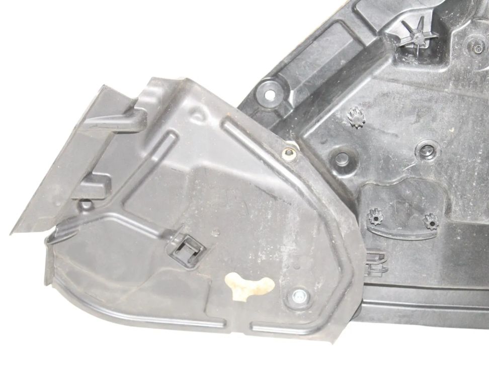 MERCEDES-BENZ A-Class W176 (2012-2018) Fönsterlyftare till vänster bak A1767303800 29438239