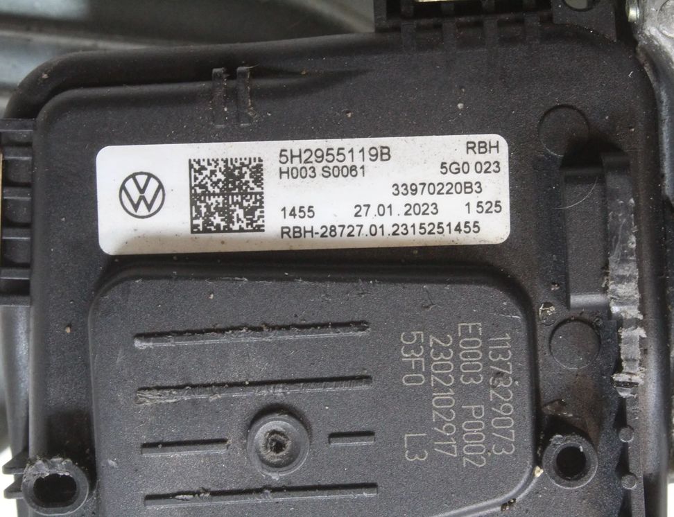 VOLKSWAGEN Golf 8 generation (2019-2023) Vindrutetorkare fram 5H2955119B,5H2955023D 31952805