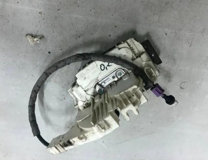 MERCEDES-BENZ C-Class W204/S204/C204 (2004-2015) Bakre vänstra dörrlås A2047302835 27214771