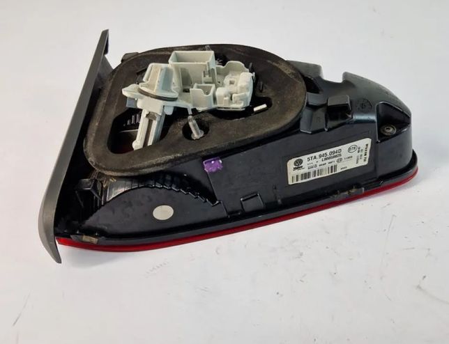 VOLKSWAGEN Touran 3 generation (2015-2023) Höger Baklucka Bakljus 5TA945094D 33084352