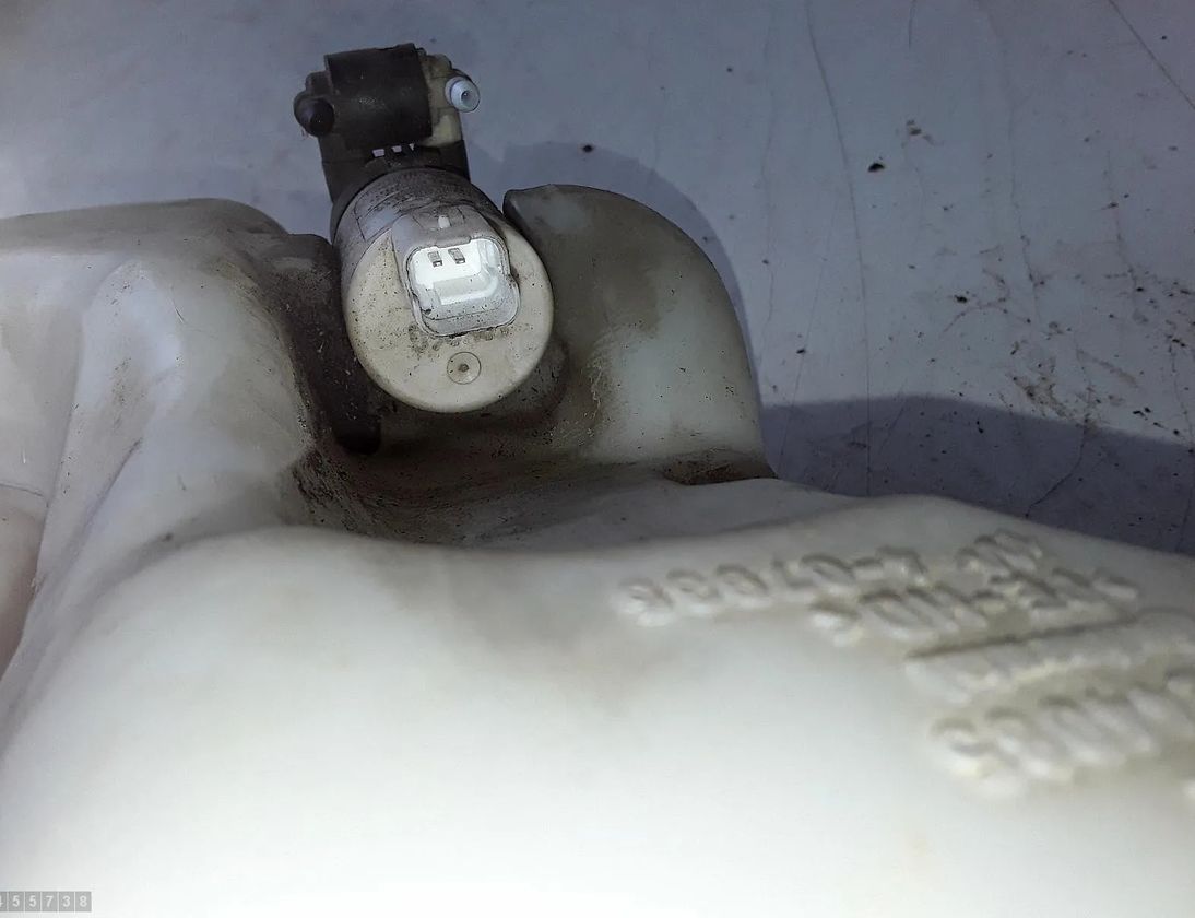 PEUGEOT 5008 1 generation (2009-2016) Fönsterspolartank 9685005580 28641872