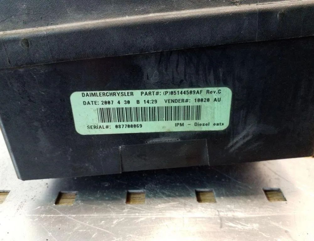 CHRYSLER Voyager 5 generation (2007-2020) Säkringsdosa 05144509AF,P05144509AF,05144579AC 32147980