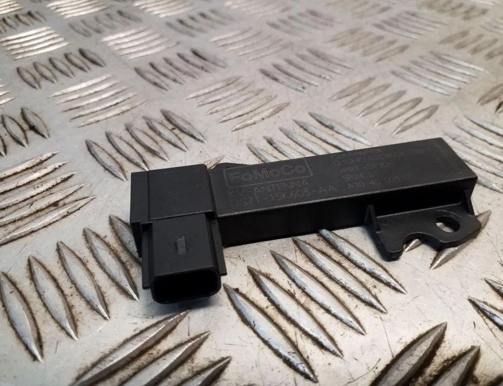 FORD Mondeo 5 generation (2014-2022) Bootlid antennförstärkare DS7T15K603AA 32152219