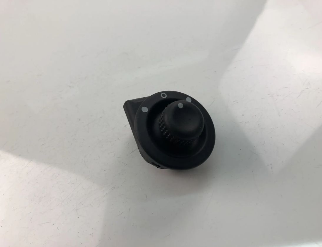 RENAULT Master 3 generation (2010-2023) Omkopplare för spegeljustering 255704649R 17792759