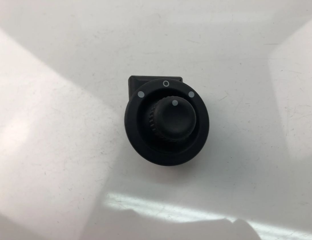 RENAULT Master 3 generation (2010-2023) Omkopplare för spegeljustering 255704649R 17792759