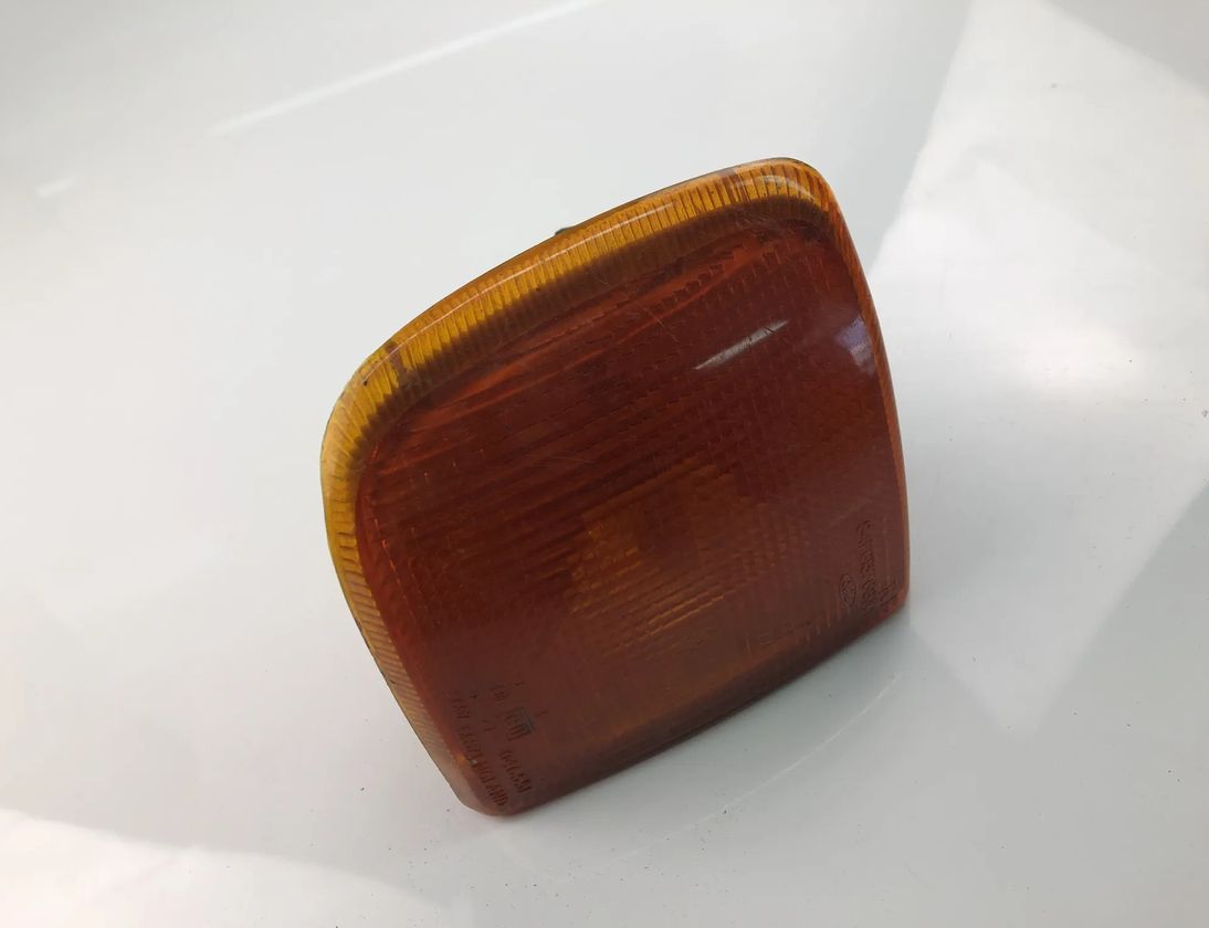 FORD Fiesta 2 generation (1983-1989) Vänster framskärm Blinkers P25-1 17882050