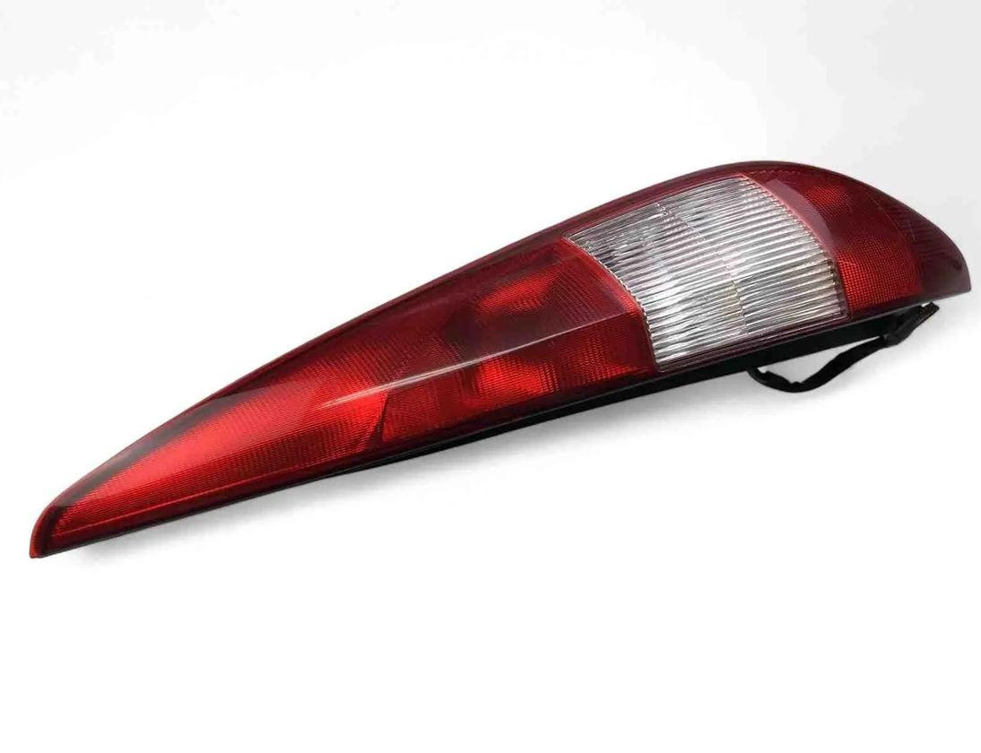 FORD Mondeo 3 generation (2000-2007) Bakre höger bakljuslampa 1S71-13A602-CE 32576103