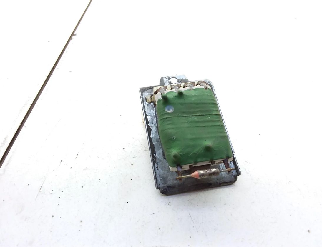 VOLKSWAGEN Passat Variant 1 generation (2010-2024) Blåsfläktrelä 701959263A 20373843