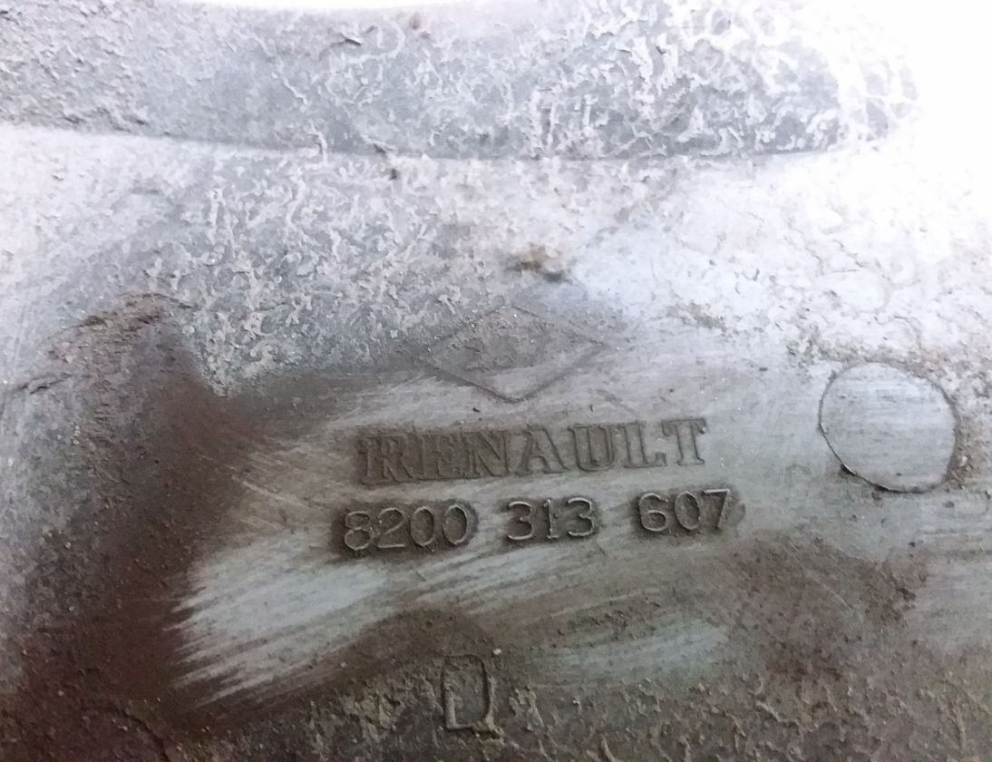 RENAULT Scenic 1 generation (1996-2003) Hjulskydd 8200313607 33109291