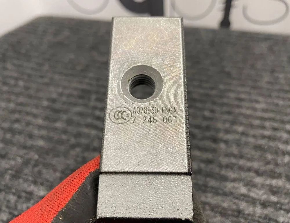 BMW 2 Series F44 (2019-2023) Bakre höger dörrgångjärn A078930,7246063 32190549