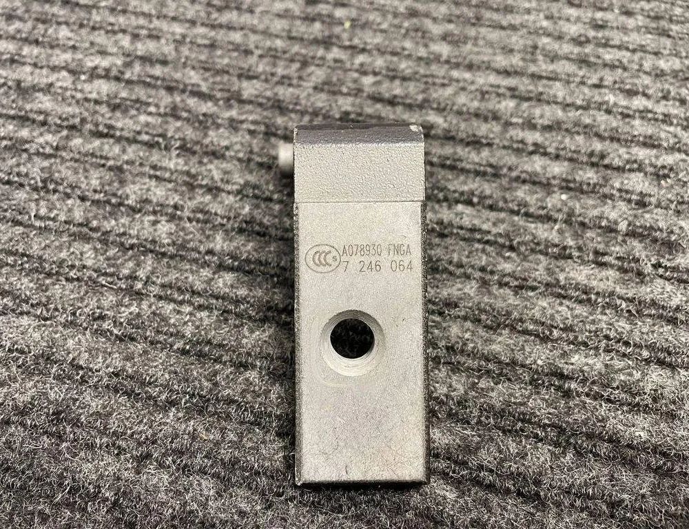 BMW 2 Series F44 (2019-2023) Bakre vänstra dörrgångjärn 7246064,A078930 32190557