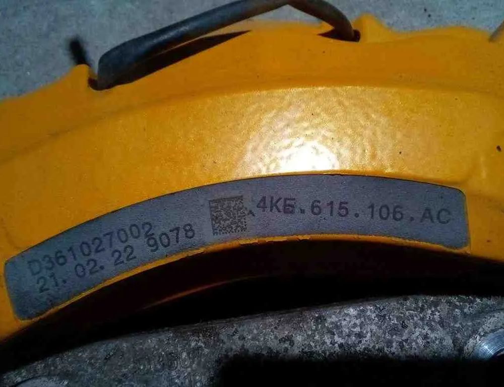 AUDI e-tron 1 generation (2018-2024) Fram Höger Bromsok 4KE615106AC,4KE615106 32602091