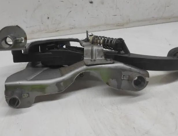 RENAULT Scenic 3 generation (2009-2015) Kopplingspedal 465030036R 32984406