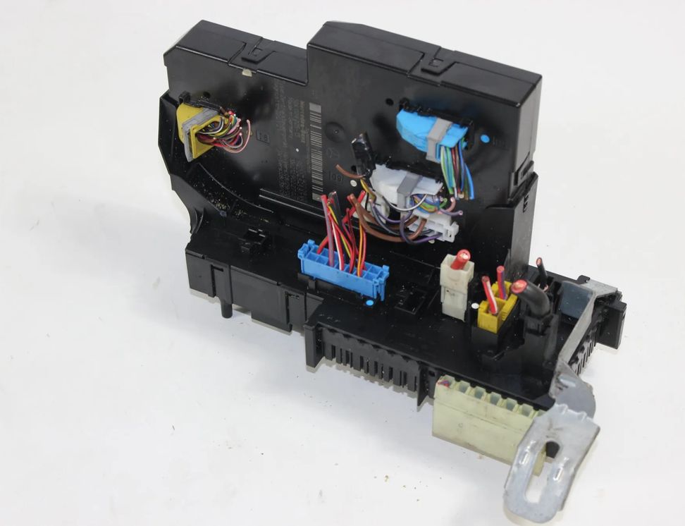 MERCEDES-BENZ C-Class W204/S204/C204 (2004-2015) Säkringsdosa 5dk00922513,2049000902,2045458732,2129022702 23797549