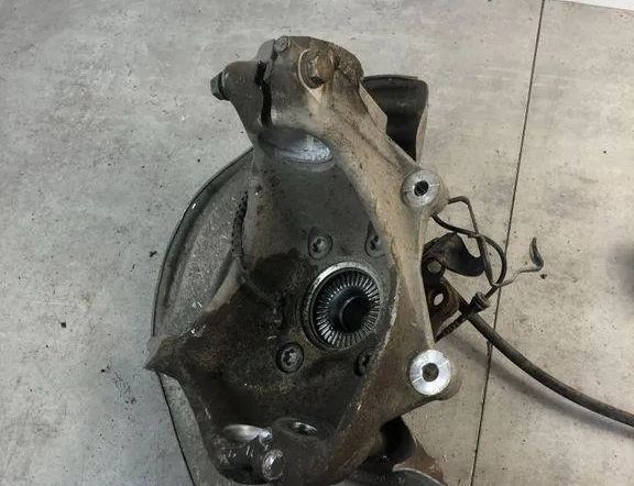 BMW i4 1 generation (2021-2024) Främre vänster hjulnav 6893260 31949222