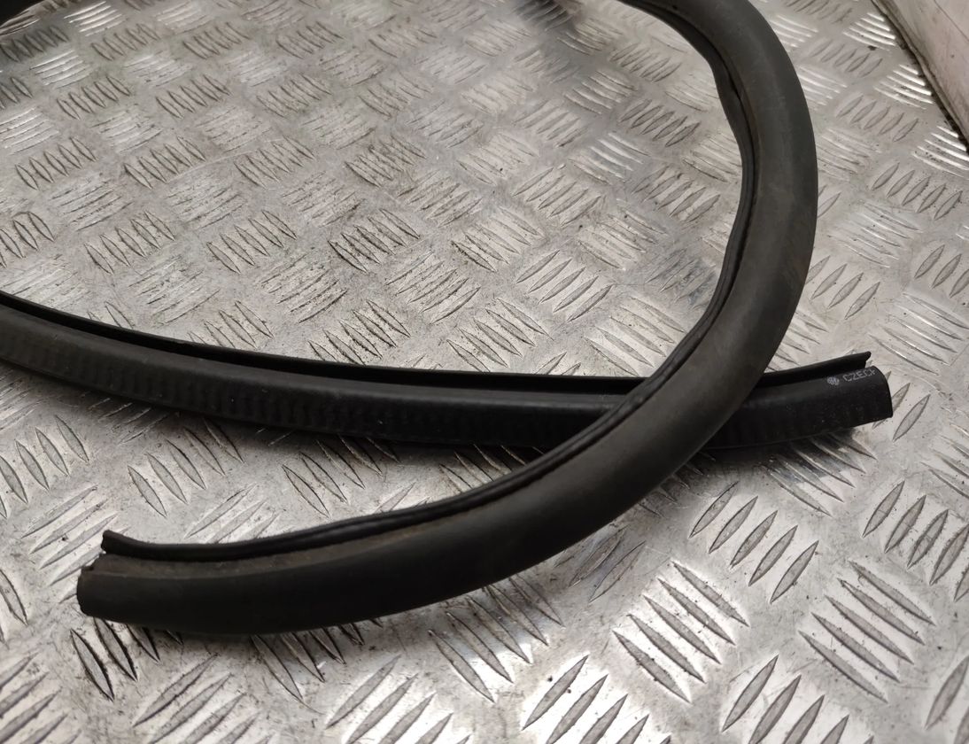 VOLKSWAGEN Passat CC 1 generation (2008-2017) Motorkabelmatta 3C8867913 17184997