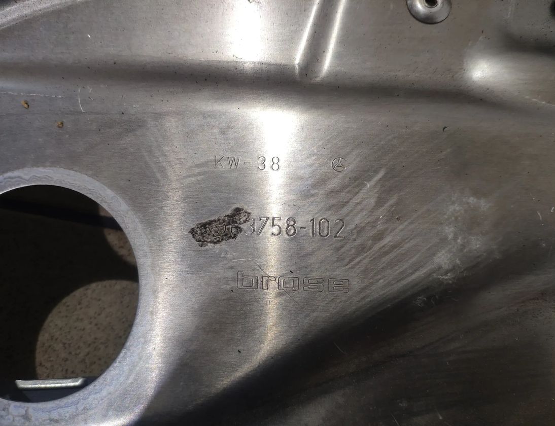 MERCEDES-BENZ C-Class W204/S204/C204 (2004-2015) Främre höger dörrfönsterhiss A2047600634,A2047660239,A2048204102,A2048210751,A2045409835,A2048201902,A2047201235,A2048901267,A2047200279,A2048704426,963758102 20580638