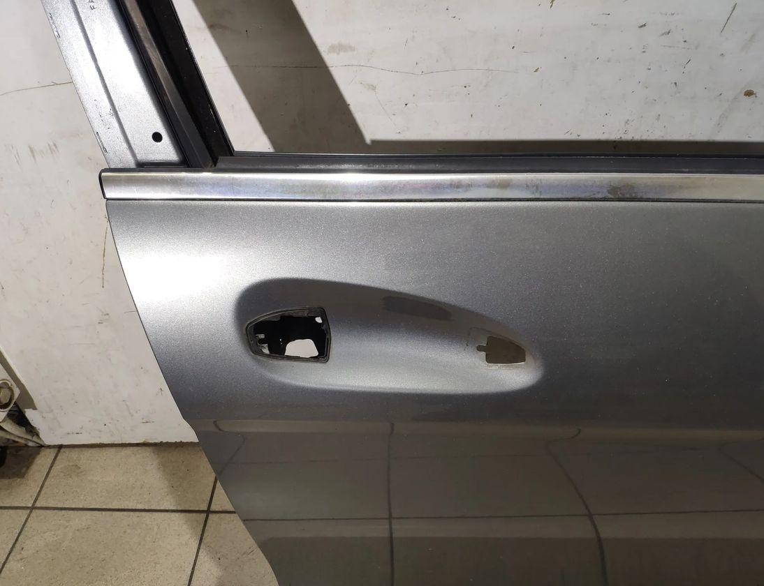 MERCEDES-BENZ C-Class W204/S204/C204 (2004-2015) Höger främre dörr A2047220210 21456693