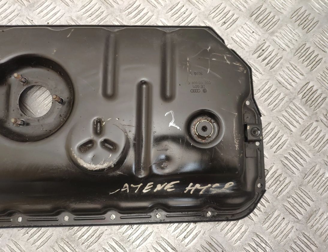 PORSCHE Cayenne 958 (2010-2018) Vevhus 06E103600C 22516403