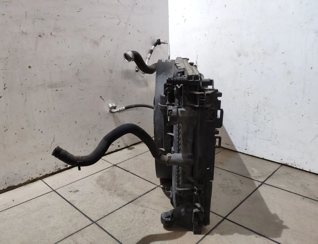 MERCEDES-BENZ CLS-Class C218/X218 (2011-2017) Kylningsdelar A2045001055,A2045000493 24704817