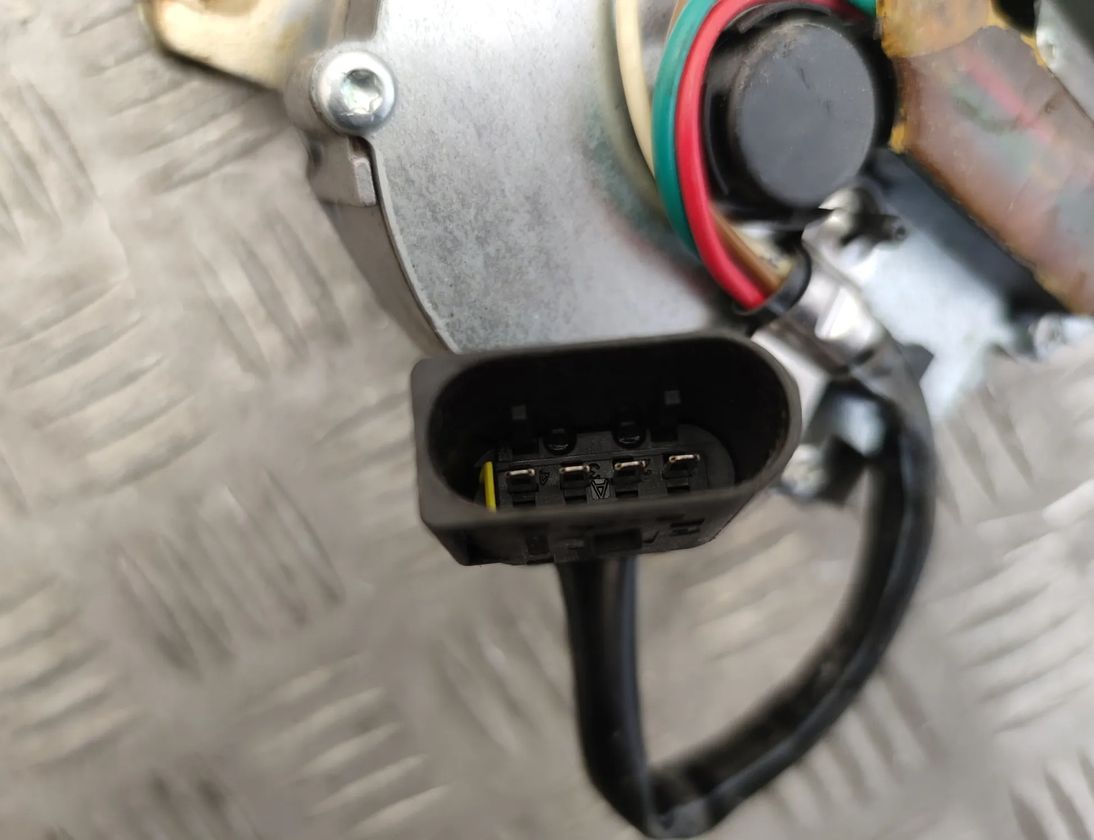 MERCEDES-BENZ GLS-Class X166 (2015-2020) Front vindrutetorkare Mechansm Motor A1648202542 29059690