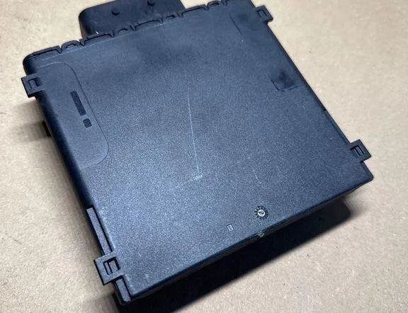 AUDI A8 D3/4E (2002-2010) Andra styrenheter 8K0959663F,111002109,8K0959663A,8K0959663C,8K0959663D,8K0959663 32208553