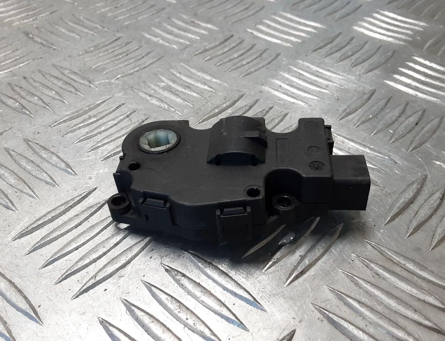 MERCEDES-BENZ R-Class W251 (2005-2017) Ventilator för kupévärmare EFB326 28380033