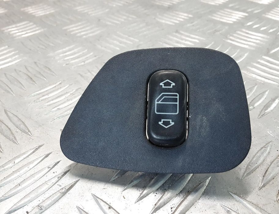 MERCEDES-BENZ E-Class W212/S212/C207/A207 (2009-2016) Vänster främre dörrfönsterbrytare 2108200510 28382739