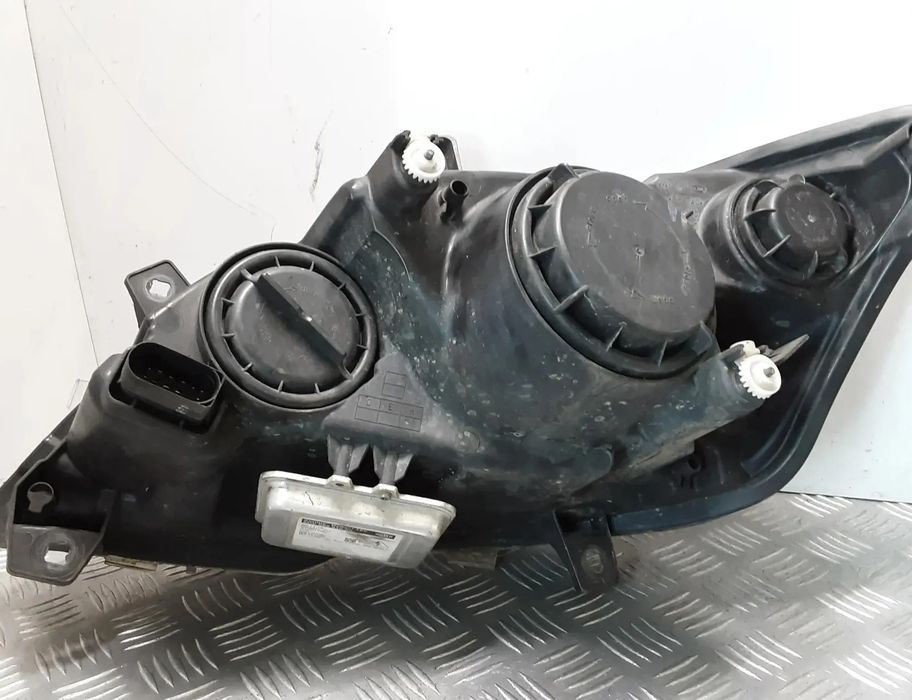 MERCEDES-BENZ Viano W639 (2003-2015) Fram höger strålkastare A6398203161 28418193