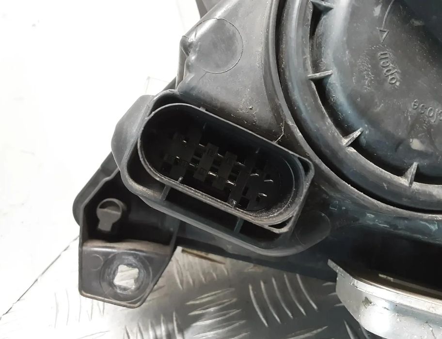 MERCEDES-BENZ Viano W639 (2003-2015) Fram höger strålkastare A6398203161 28418193