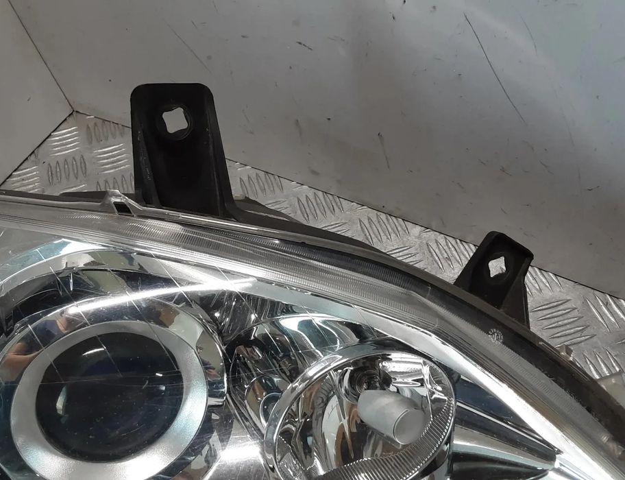 MERCEDES-BENZ Viano W639 (2003-2015) Fram höger strålkastare A6398203161 28418193