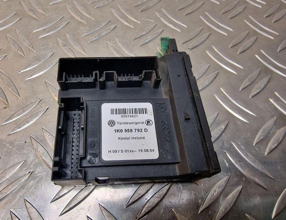 SEAT Altea 1 generation (2004-2013) Främre höger dörrfönsterhiss 1K0959792D 31237654