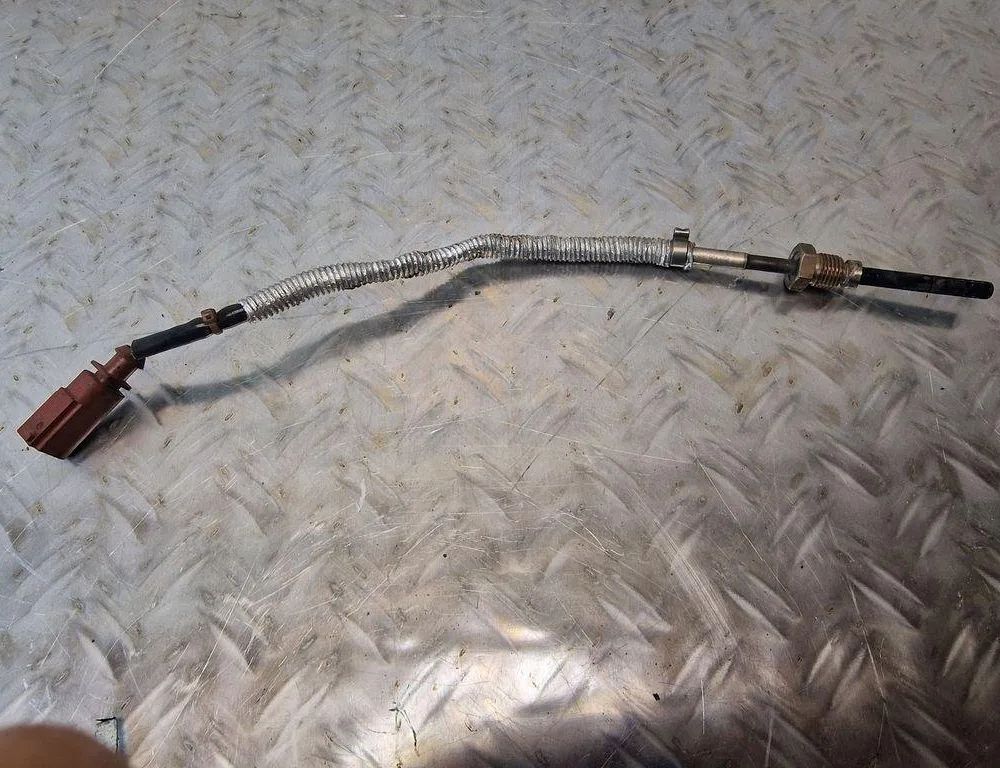 AUDI A4 B8/8K (2011-2016) Avgastemperaturgivare 059906088M 31242151