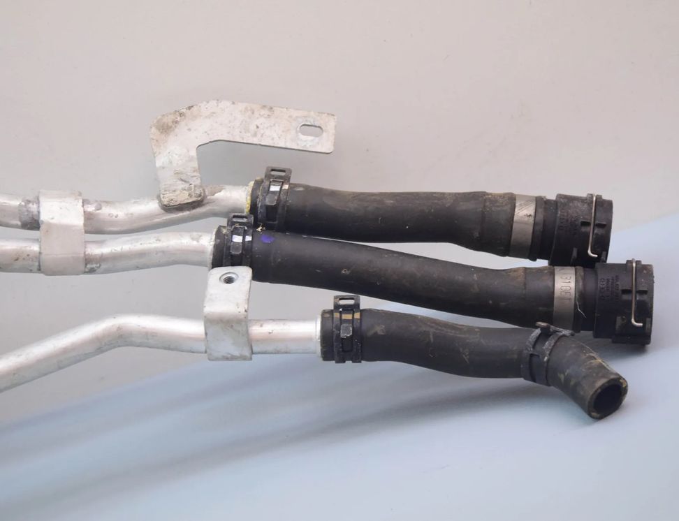 AUDI Q5 FY (2016-2024) Kylvätskeslangrör 80A122445S 32836118