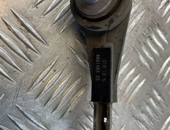 BMW 5 Series G30/G31 (2016-2023) Främre höger stabilisatorlänk 6861483 31574406