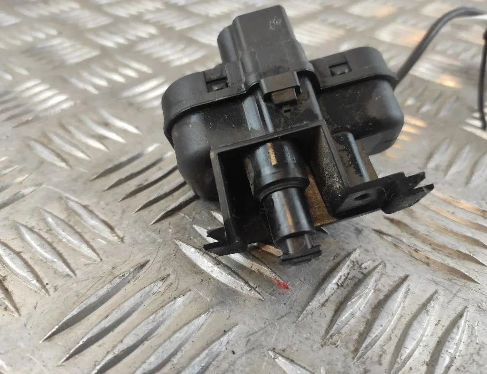 VOLKSWAGEN Tiguan 1 generation (2007-2017) Bränsletanklocklås 5N0810773F 31594230