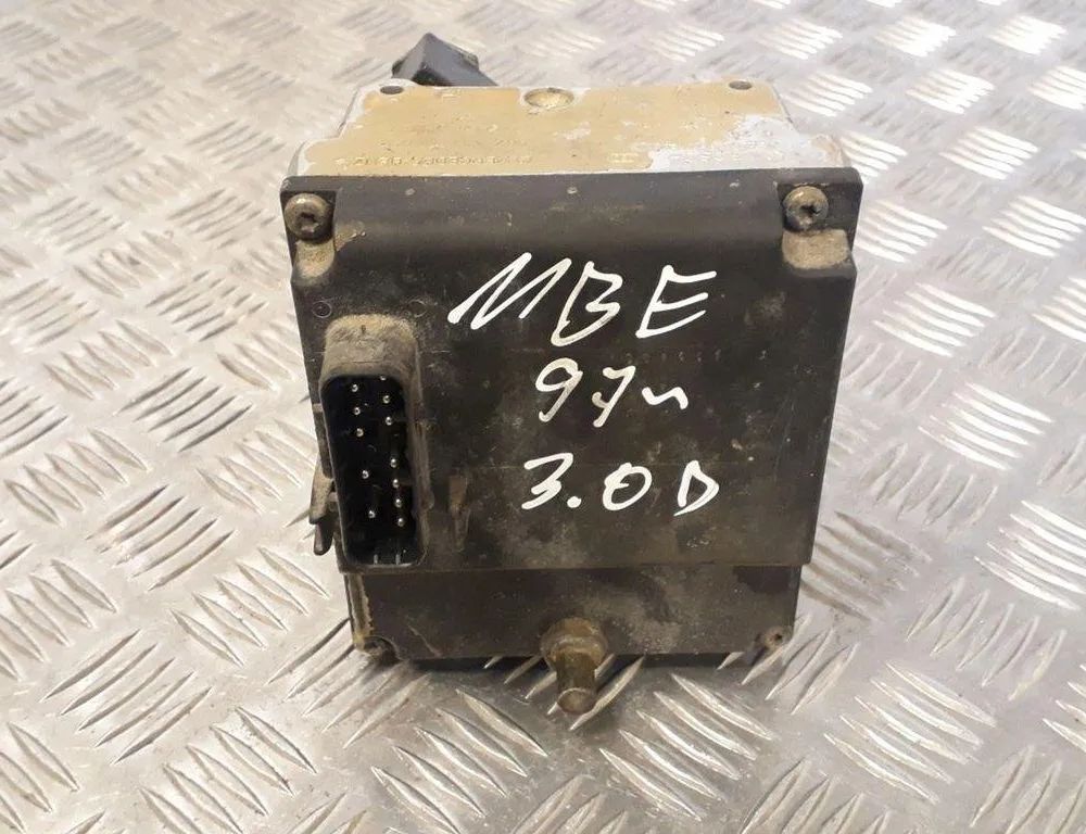 MERCEDES-BENZ E-Class W210 (1995-2002) ABS pump 0024319712 31595200