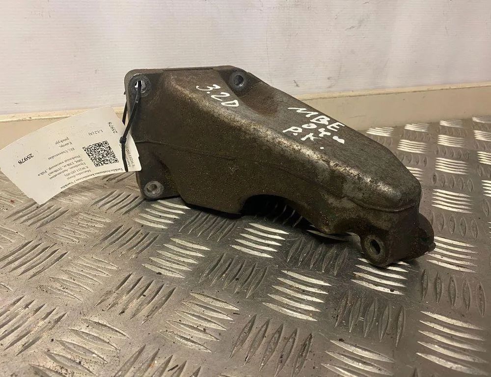 MERCEDES-BENZ E-Class W211/S211 (2002-2009) Motorfäste på vänster sida A6132230404 31595972