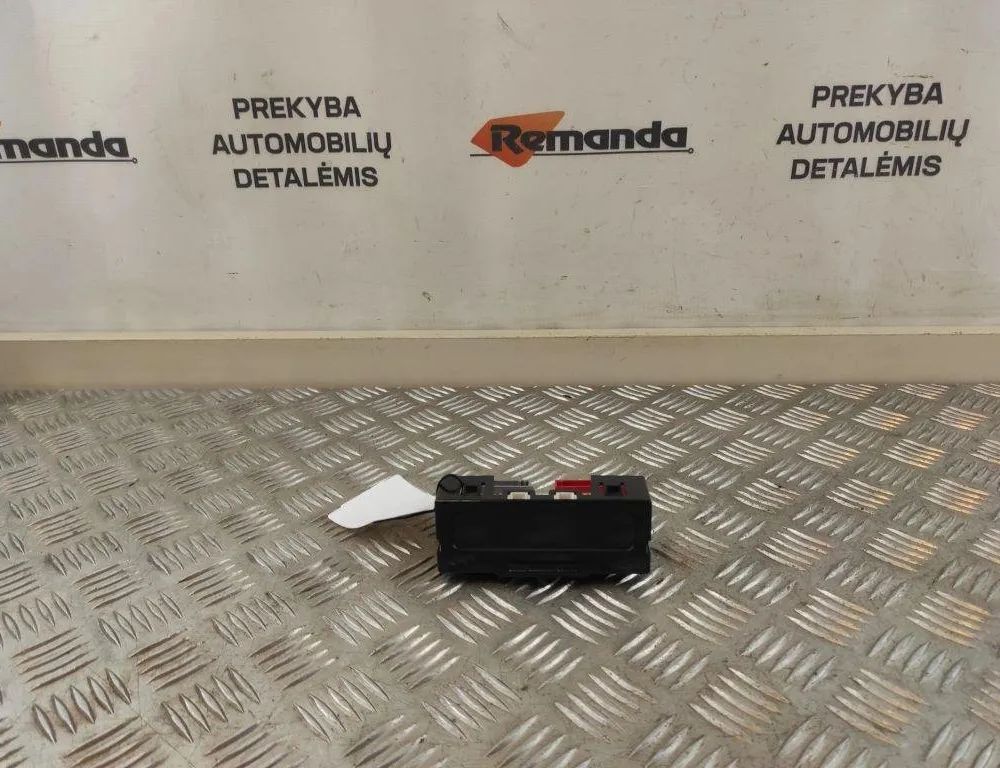 RENAULT Trafic 2 generation (2001-2015) Navigationsdisplay P8200028364A 31603208