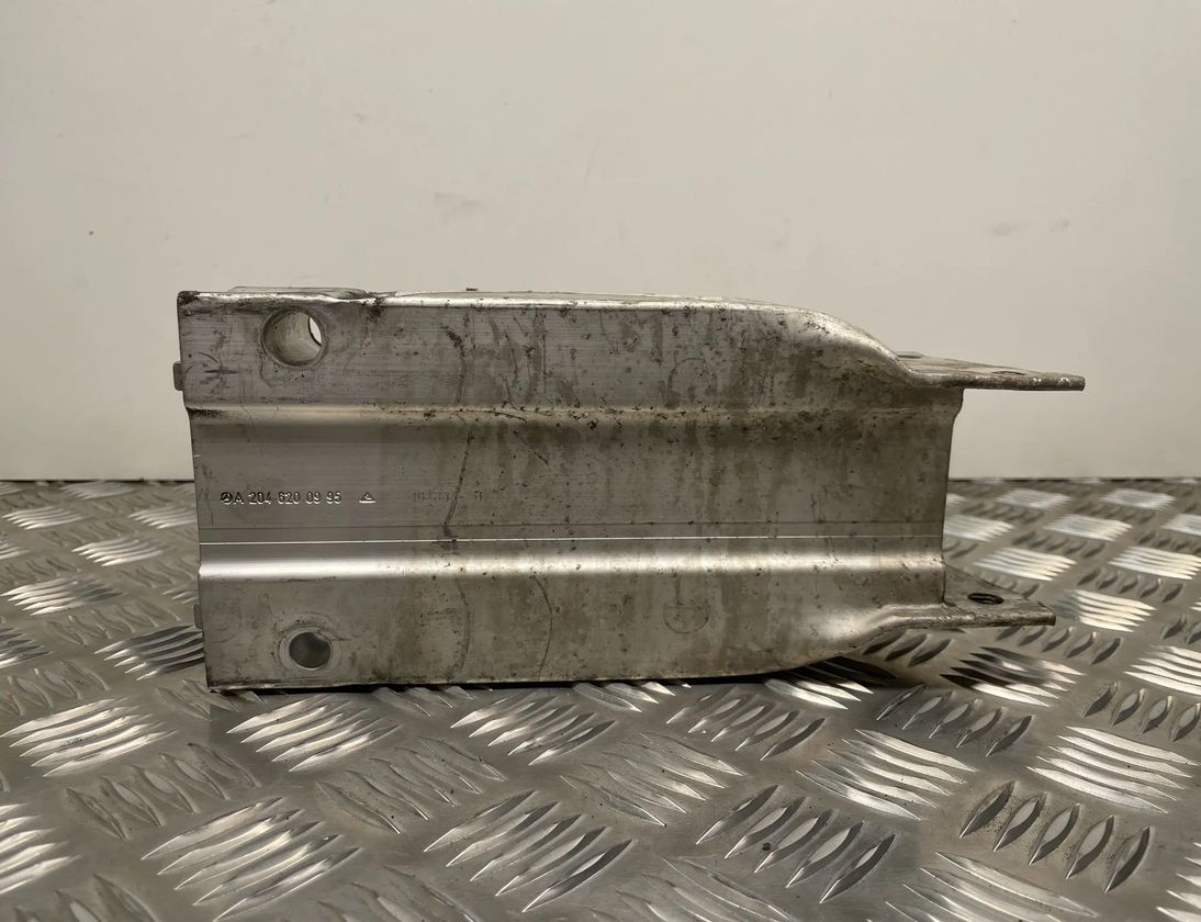 MERCEDES-BENZ C-Class W204/S204/C204 (2004-2015) Stötfångarförstärkningsförlängning höger sida A2046200995 26853904